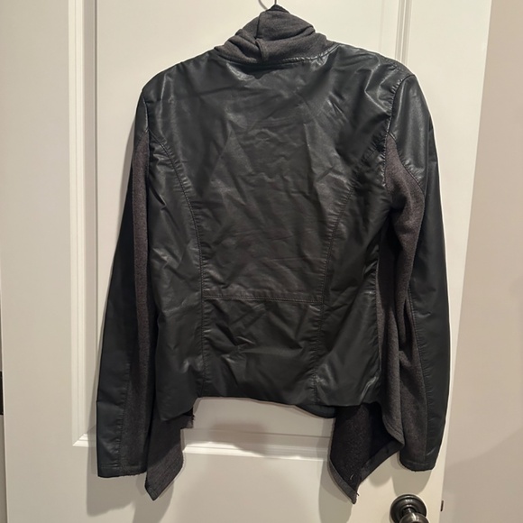 BLANK NYC Faux Suede Leather Drape Moto Gray Cardigan Jacket - Picture 2 of 3